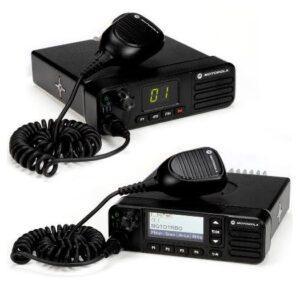 SERIE DGM™8000e/DGM™5000e MOTOTRBO™ RADIOS MÓVILES DE DOS VÍAS