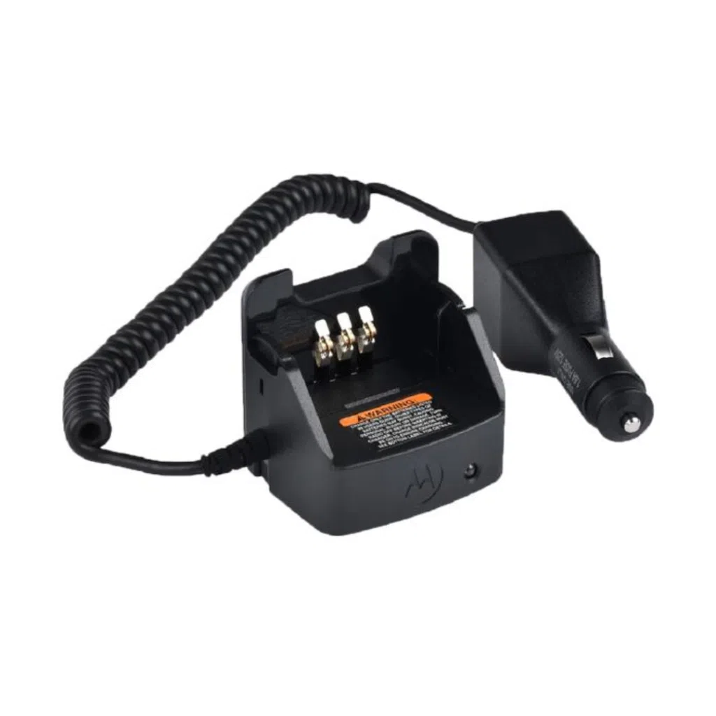 CARGADOR VEHICULAR PARA RADIOS R2, CP200D Y DEP450. PERMITE CARGAR Y UTILIZAR EL RADIO SIMULTÁNEAMENTE DENTRO DEL VEHÍCULO.